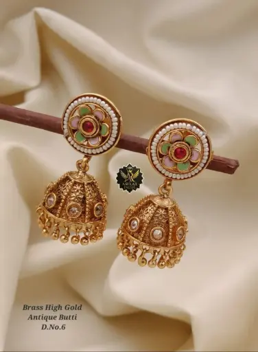 Brass Highgold Antique Earrings M4